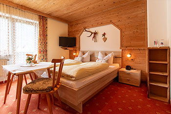 doppelbettzimmer